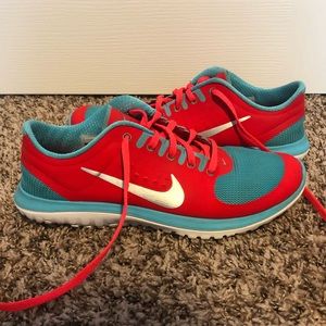 Nike Women’s FS Lite Run - teal and orange, size 8